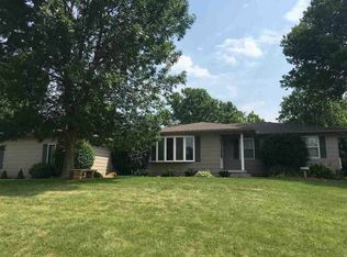 6890 Crow Creek Rd, Bettendorf, IA 52722