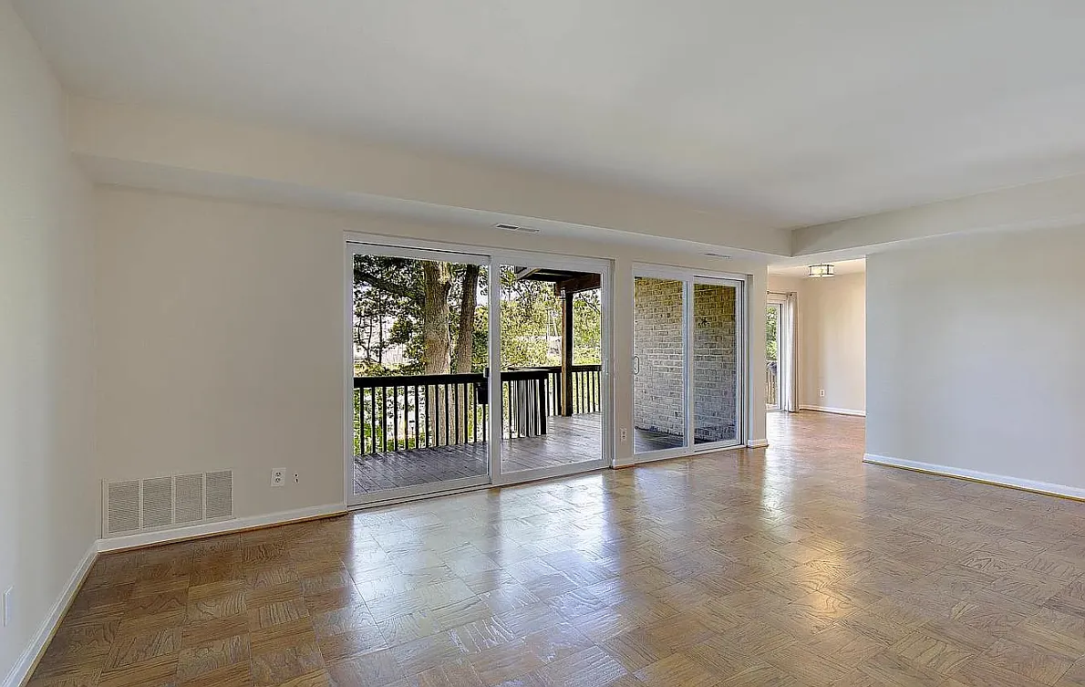 3 bed, 1295 sqft, $3,800 — Photo 4