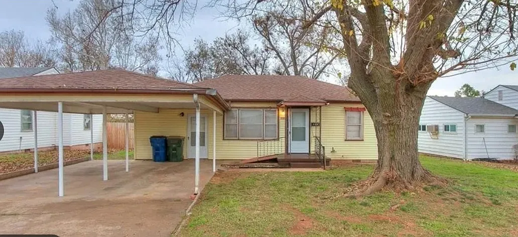 3 bed, 1.5 bath, 1588 sqft, $1,300 — Photo 1