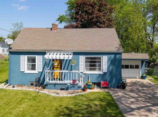 437 Walnut St, Omro, WI 54963