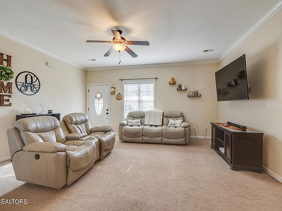 5th image of 8212 Broken Rock Ln