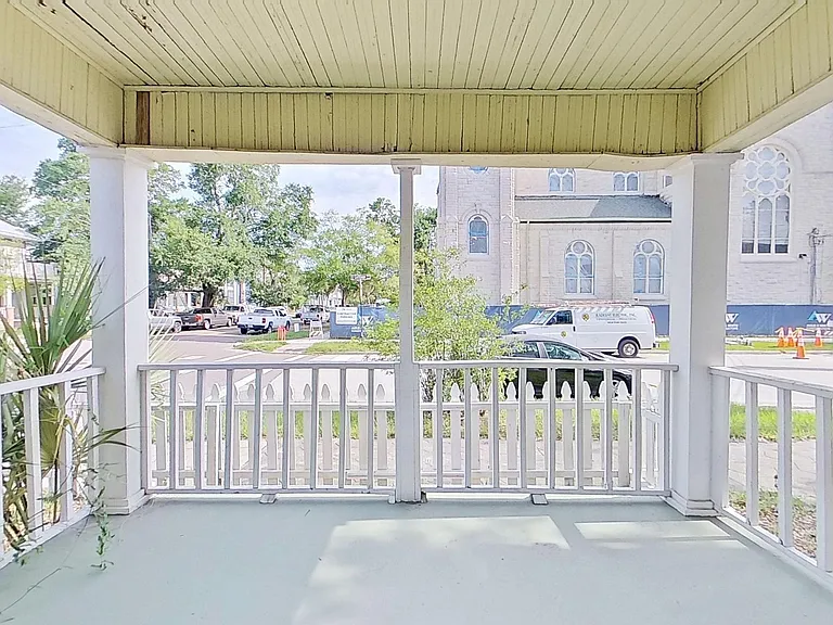 2025 N Laura St — Photo 2