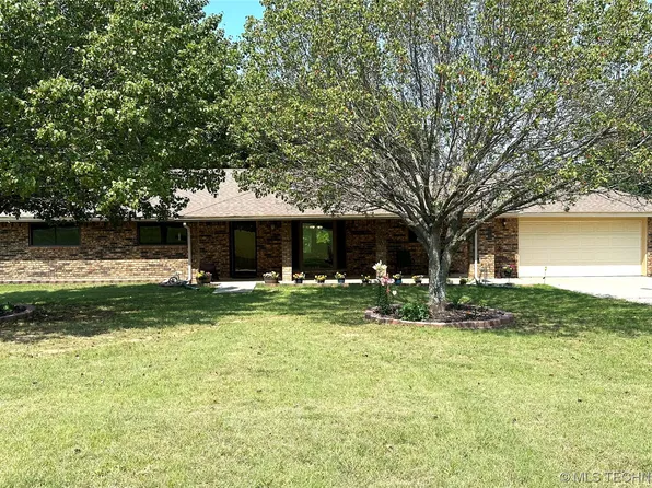 5880 Hedges Rd, Ardmore, OK 73401