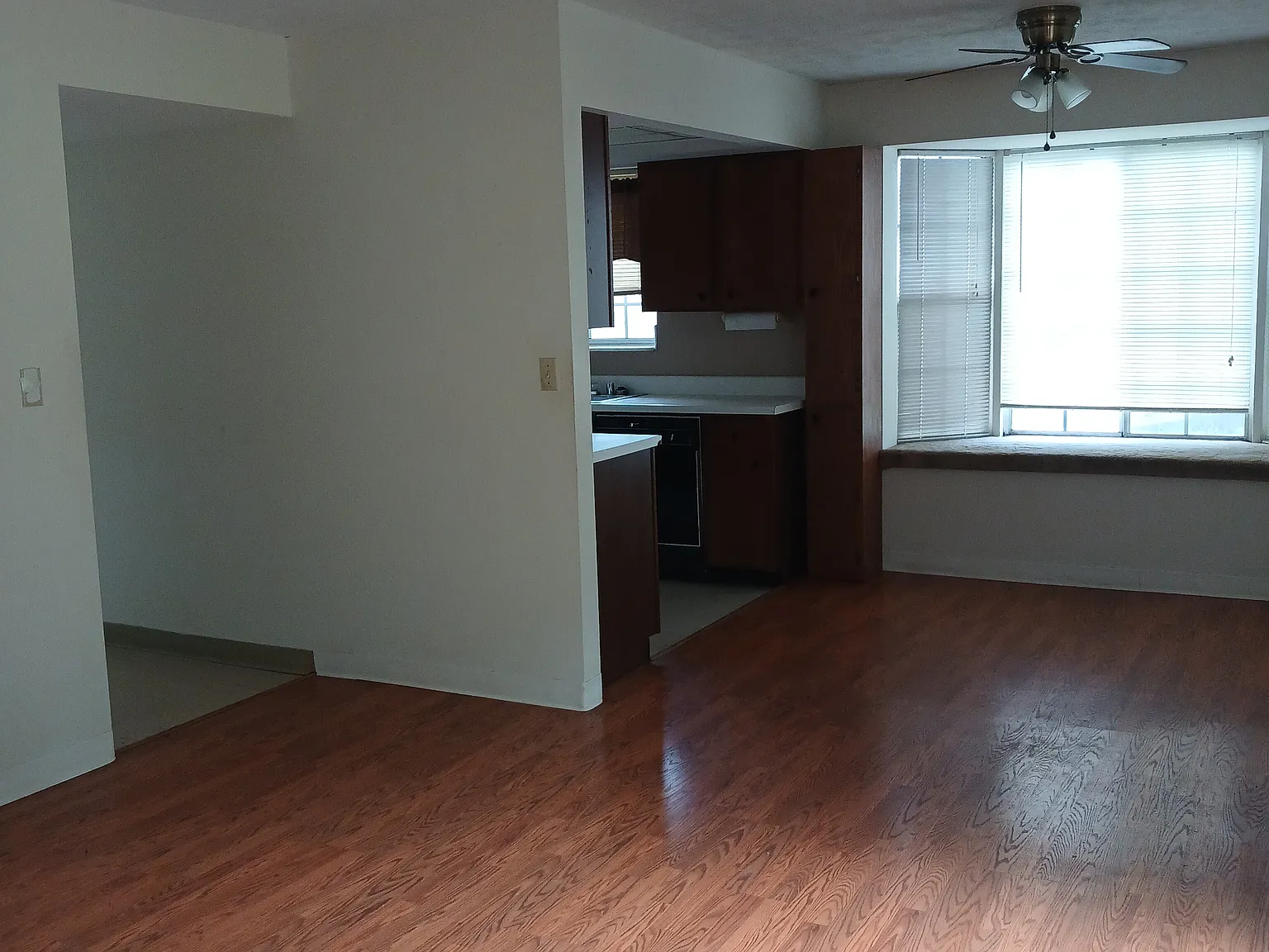 2 bed, 900 sqft, $800 — Photo 4