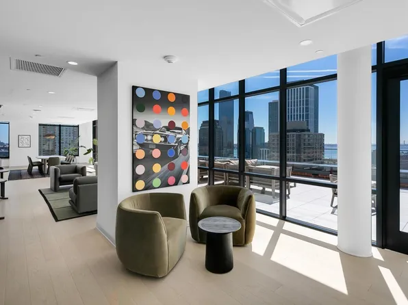 155 Bay Street image 20 of 44