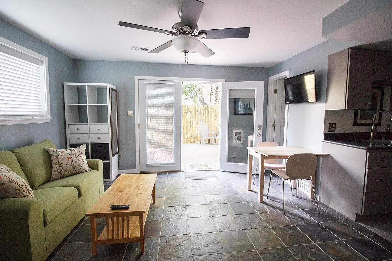 1 bed, 300 sqft, $1,725 — Photo 1