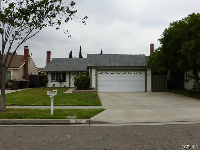 2nd image of 1241 N Foxton Cir
