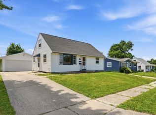 1635 Texas Ave NE, Cedar Rapids, IA 52402