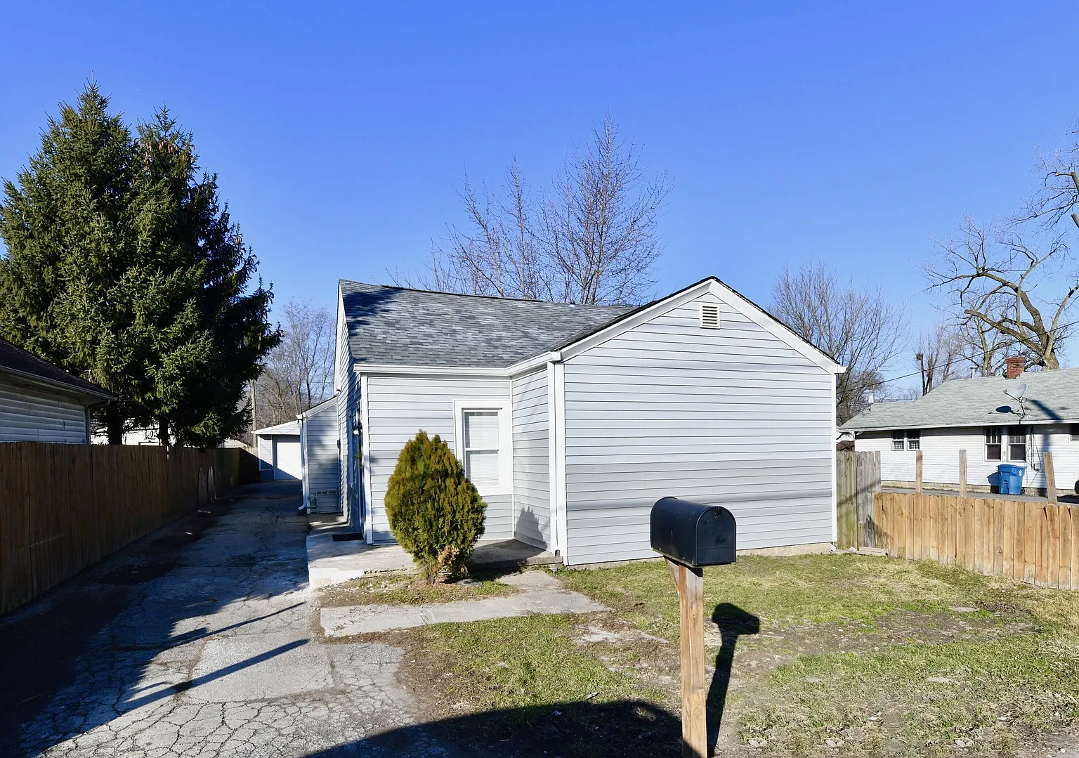 642 S Lynhurst Dr photo 1