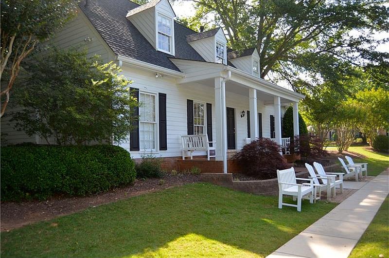 2nd image of 4904 Hampton Lake Dr