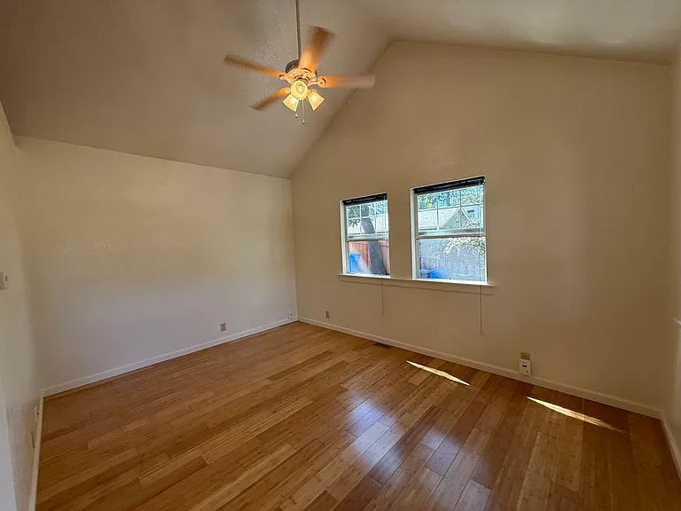 8121 1/2 El Rancho Dr — Photo 7