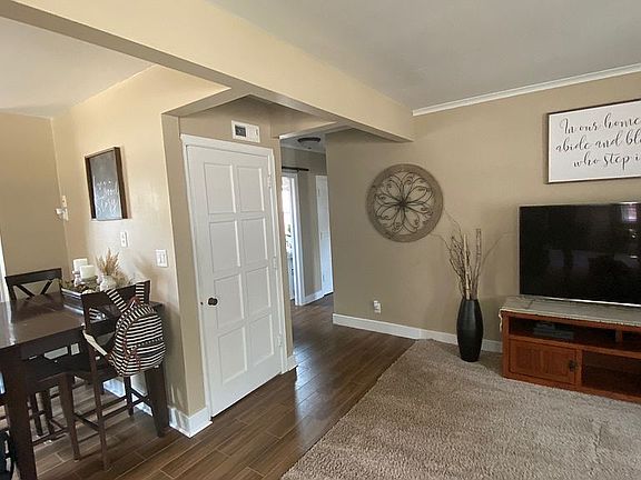 5th image of 516 S 11th St
