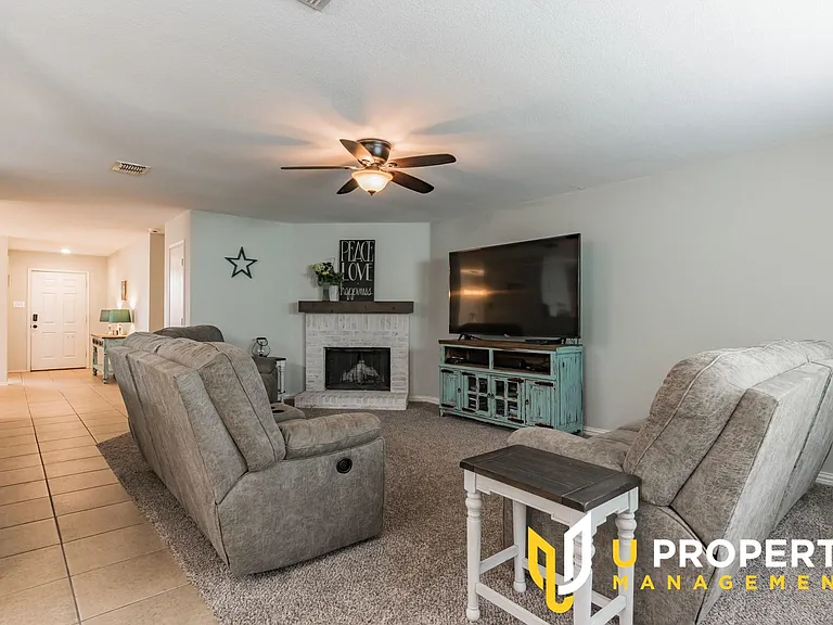 1515 Harvest Crossing Dr — Photo 9
