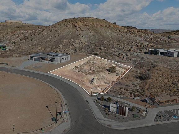 2nd image of 352 Canyon Rim Trl