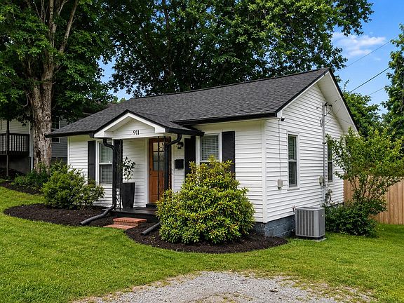 3rd image of 911 Sells Ave