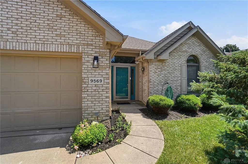 3 bed, 2.0 bath, 1662 sqft, $1,900 — Photo 2