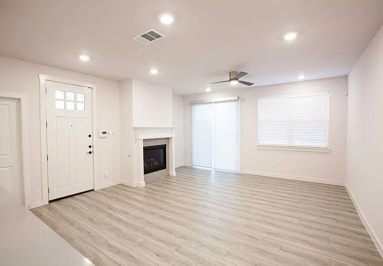 616 Laurel Ln — Photo 15