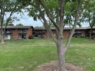 1500 S Busse Rd APT 2D, Mount Prospect, IL 60056
