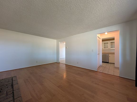 3rd image of 1320 Candlelight Dr
