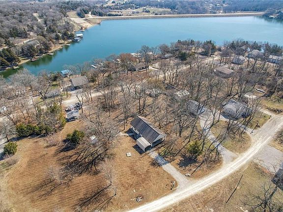 4th image of 34 Bobcat Dr
