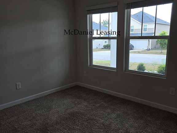 4th image of 689 Grays Creek Rd