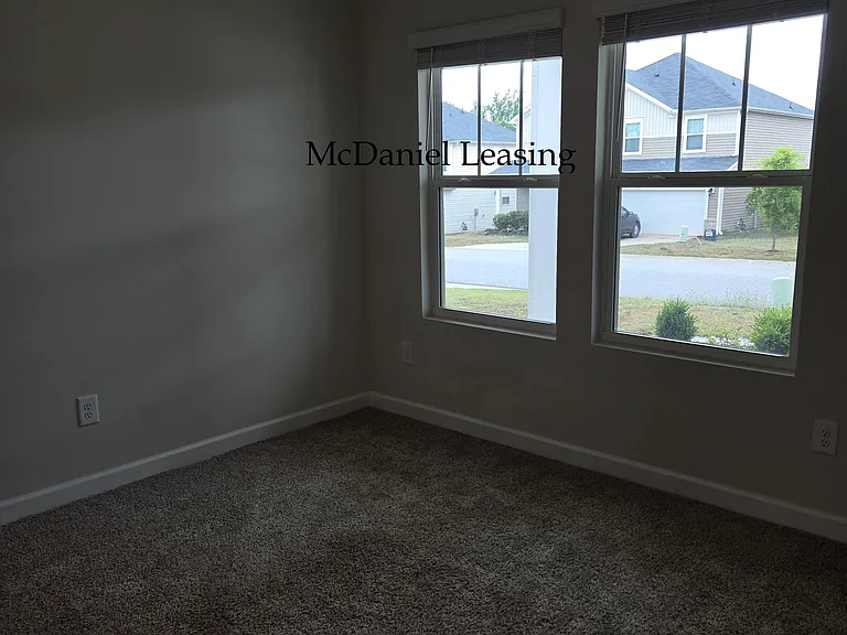 689 Grays Creek Rd — Photo 4