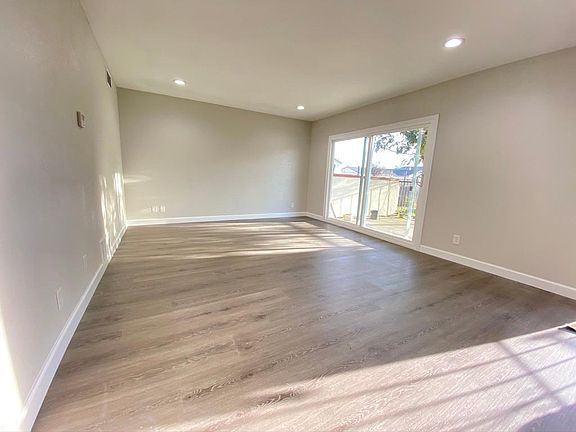 4th image of 4731 Palos Way