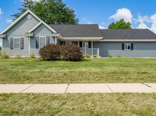 517 Waveland Rd, Janesville, WI 53548