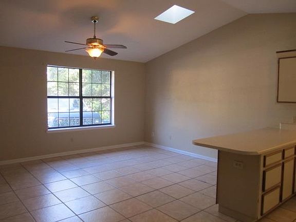 3rd image of 1833 Sylvan Ct #A