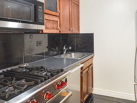 5th image of 20 W 64th St APT 29V