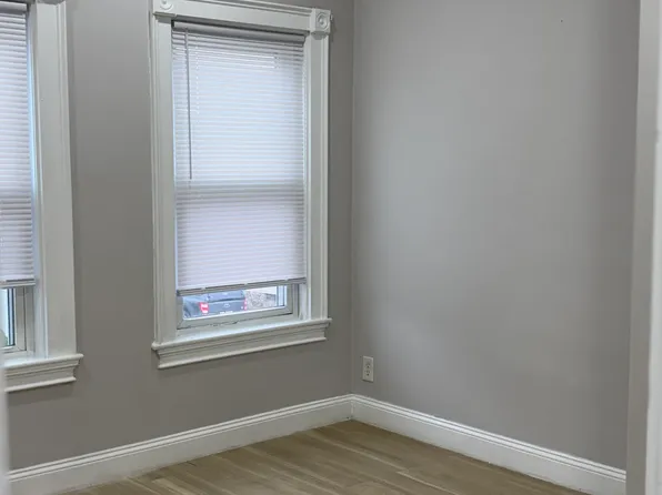 14 Cleveland Ave #2, Brockton, MA 02301