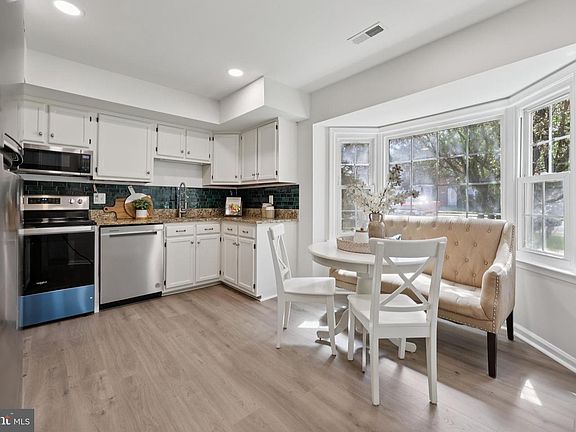 4th image of 2874 Bowes Ln