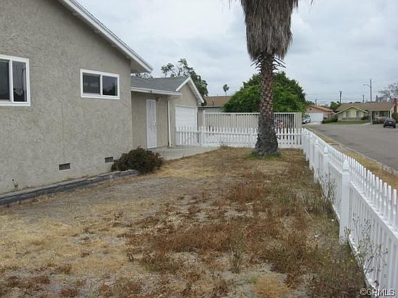 3rd image of 7524 El Cedro Cir