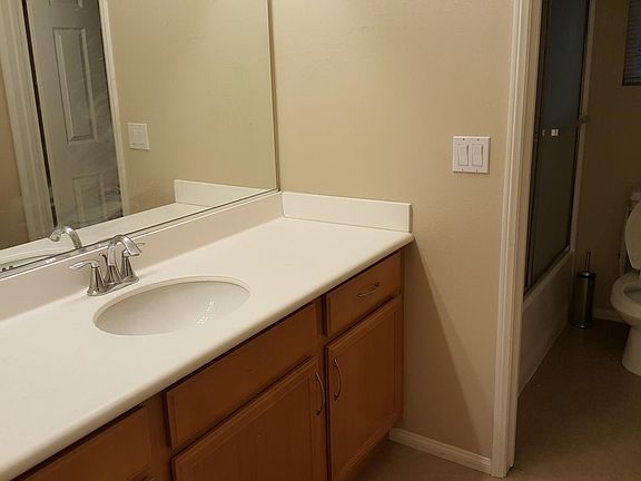 4th image of 1489 Amsterdam Ct