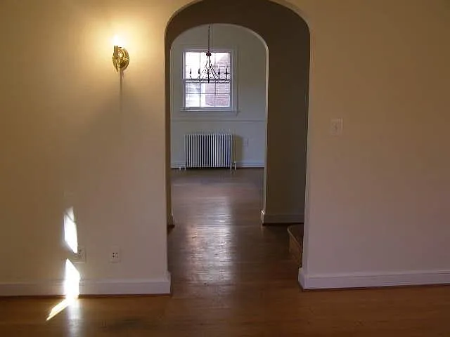 435 N Monroe St — Photo 5