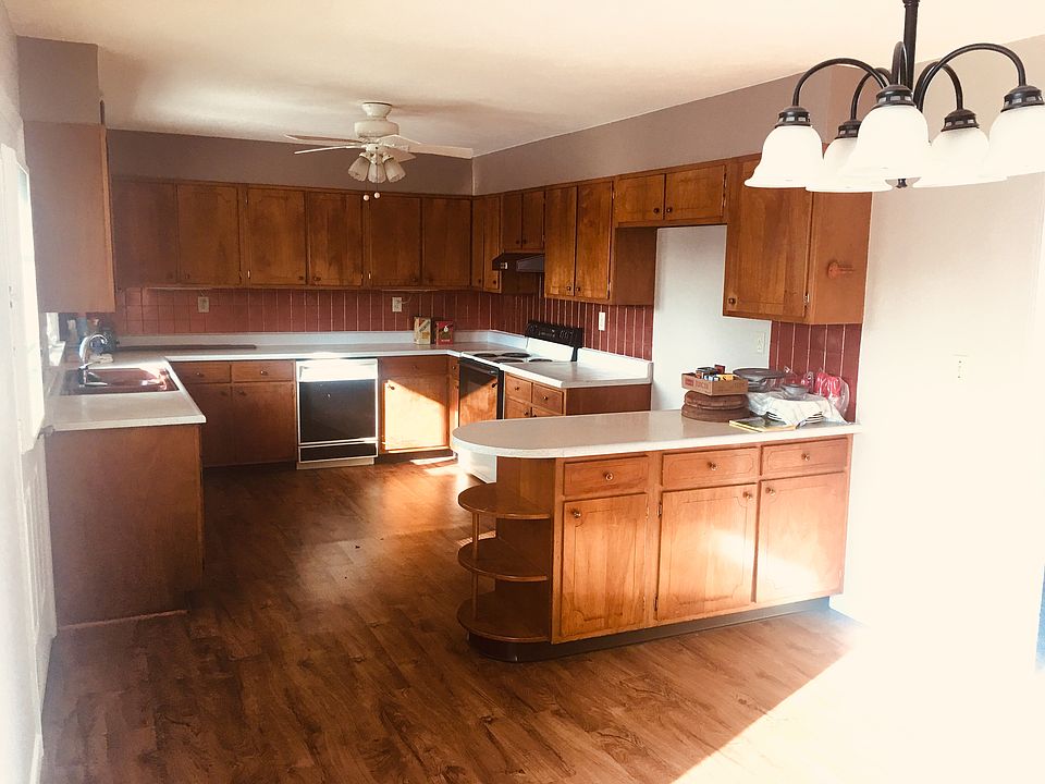 1st image of 102 Dressel Dr