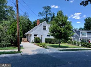 5711 Crawford Dr, Rockville, MD 20851