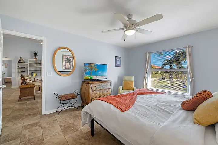 1st image of 301 SE 30th Ter