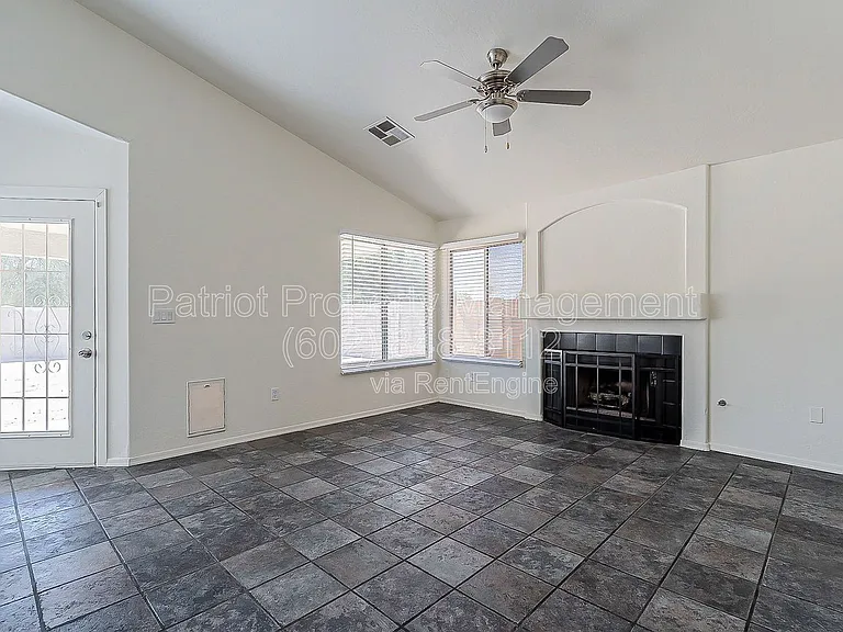 11309 N 89th Dr — Photo 8