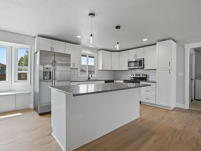 2692 W Gemstone Dr — Photo 4
