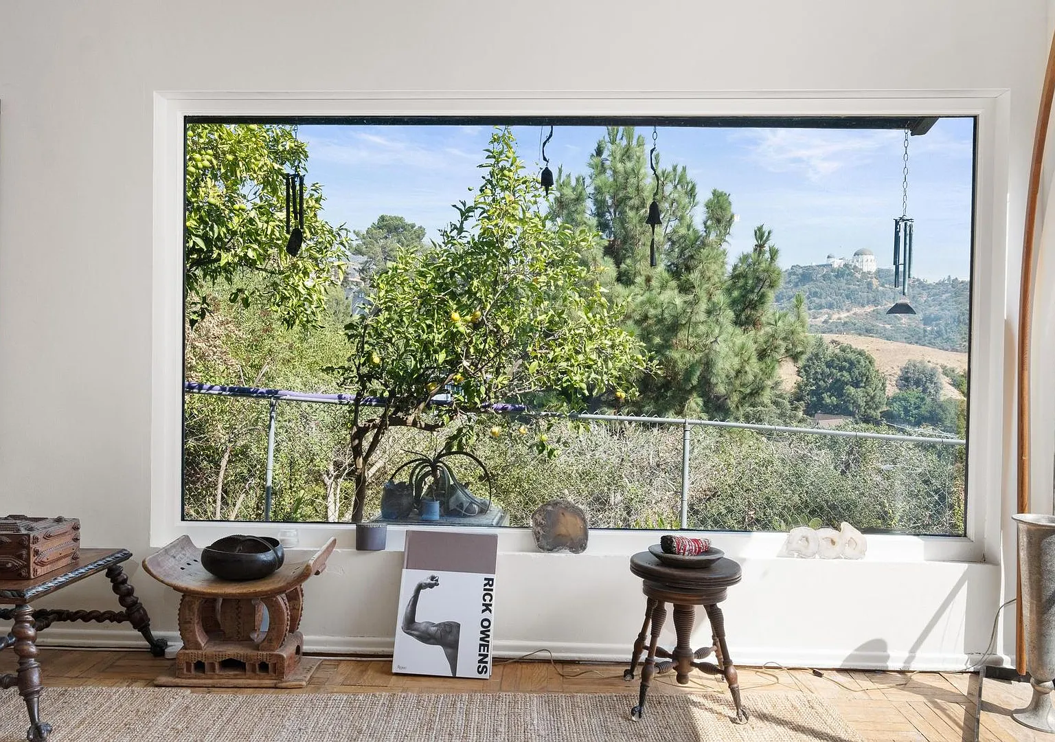 3 bed/ 2 Bath Mid-Century Home w/views of Griffith Observatory in the Hollywood Hills! — Photo 2