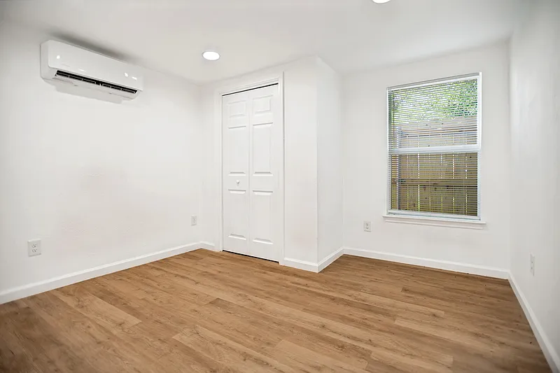 2 bed, 1.0 bath, 588 sqft, $1,445 — Photo 2
