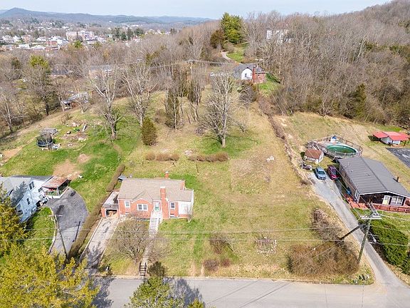 4th image of 301 Greenway Ave