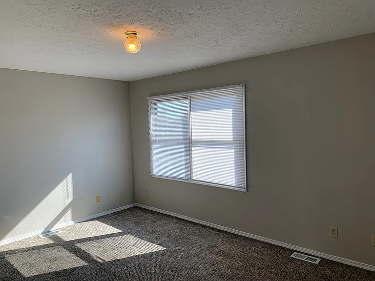 1383 West Allen Street — Photo 14