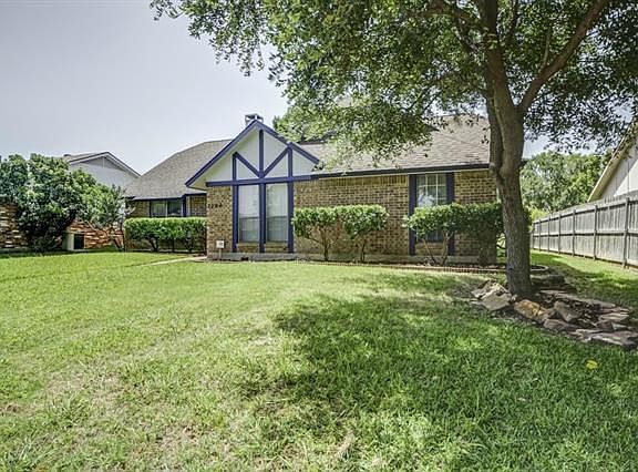 3rd image of 2204 Greenvalley Dr