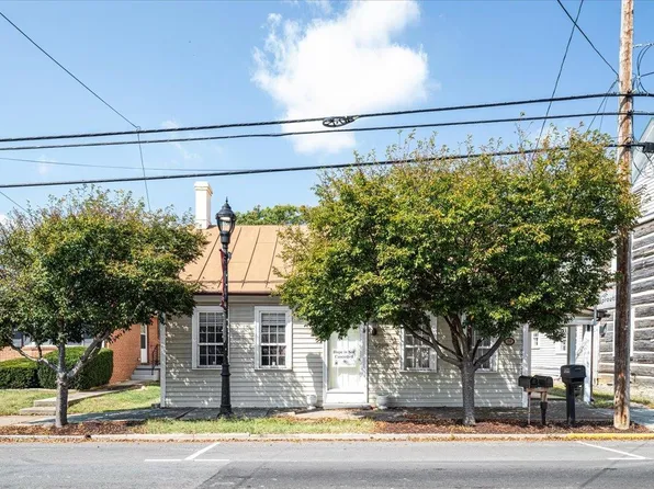 9299 N Congress St, New Market, VA 22844