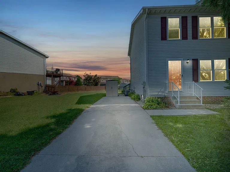 41 Squire Cir — Photo 1