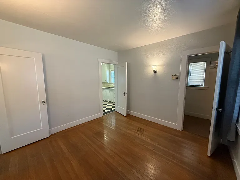 1813 Beverly Way — Photo 15
