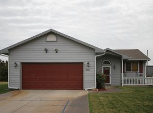 616 Walnut St, Halstead, KS 67056