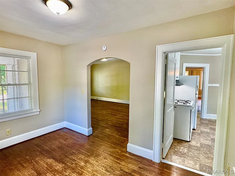 440 E Fairview Ave — Photo 14